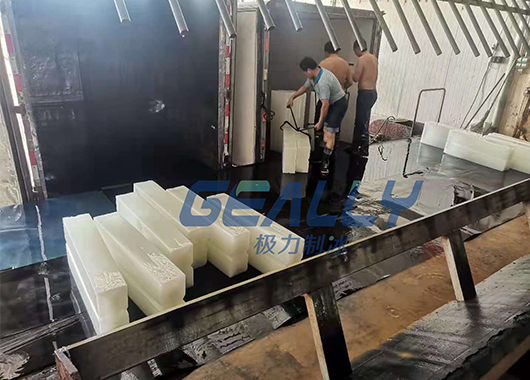 福建250吨盐水池块冰机案例